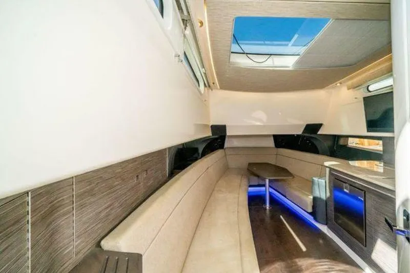 Slide: The Image of Boston Whaler 42 Outrage 2017 - 5251267