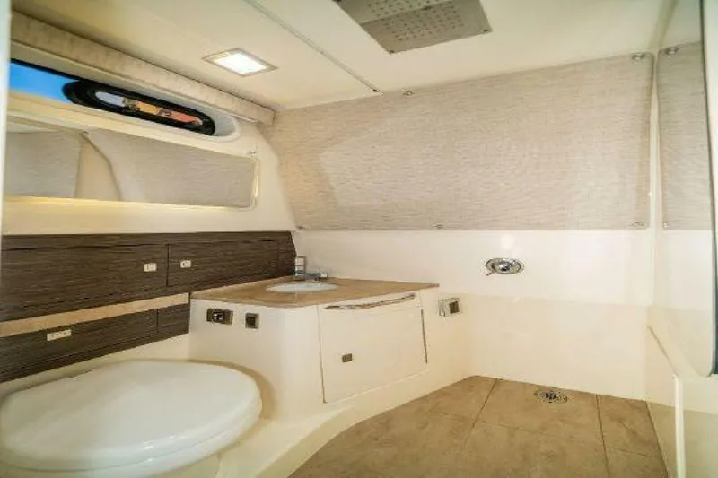 Slide: The Image of Boston Whaler 42 Outrage 2017 - 5251278