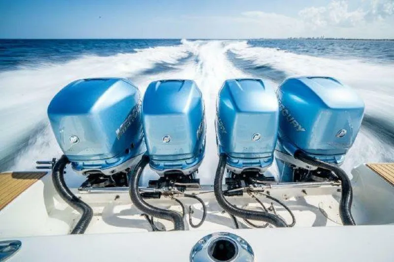 Slide: The Image of Boston Whaler 42 Outrage 2017 - 5251290