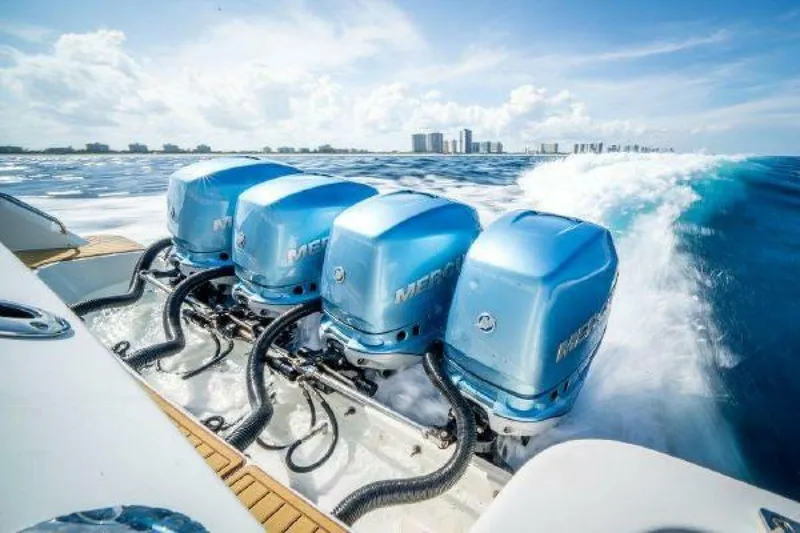 Slide: The Image of Boston Whaler 42 Outrage 2017 - 5251293