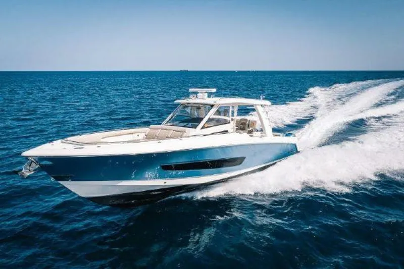 Slide: The Image of Boston Whaler 42 Outrage 2017 - 5251242