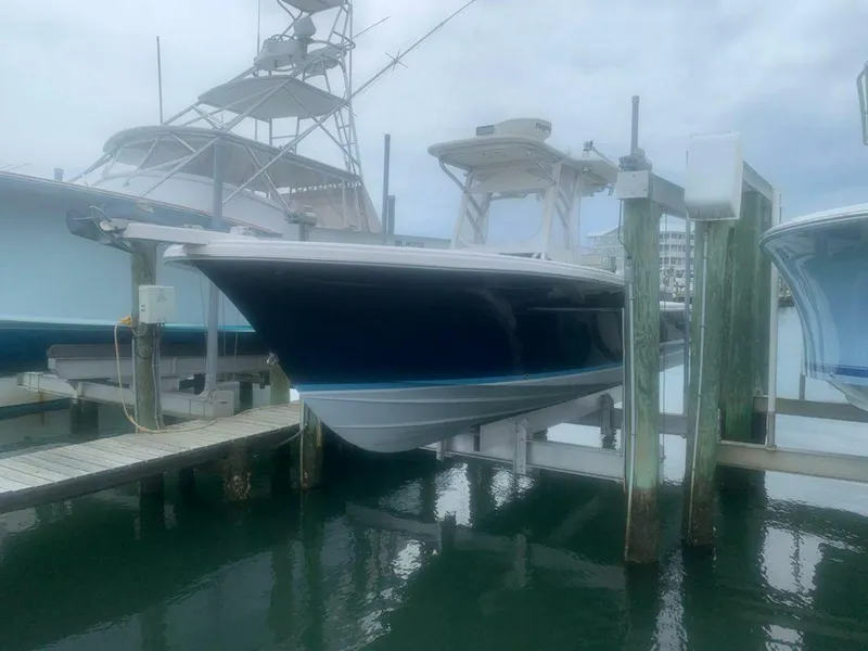 The Image of Buddy Davis Center Console 2005 - 5251641