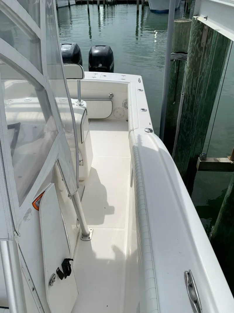 Slide: The Image of Buddy Davis Center Console 2005 - 5251664