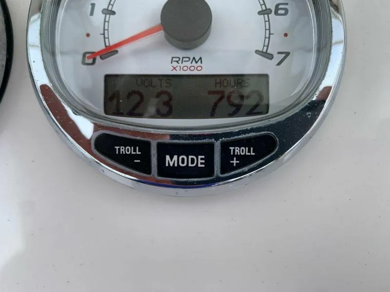 Slide: The Image of Buddy Davis Center Console 2005 - 5251671