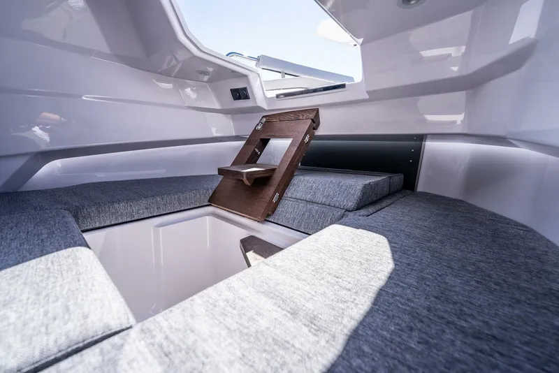 Slide: The Image of Axopar Suntop 2026 - 5733184