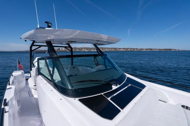 Slide: The Image of Axopar Suntop 2026 - 6064275