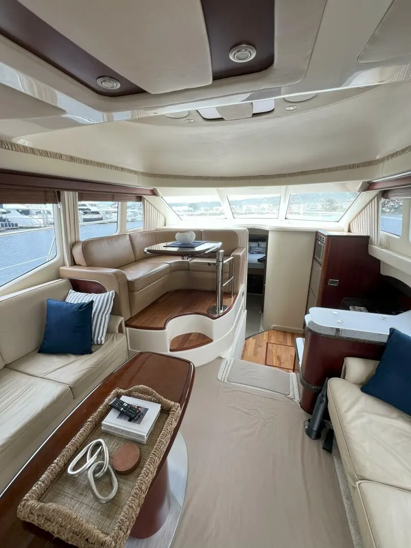 Slide: The Image of 2006 Sea Ray 44 Sedan Bridge - VIVA LA VIDA - 5263847