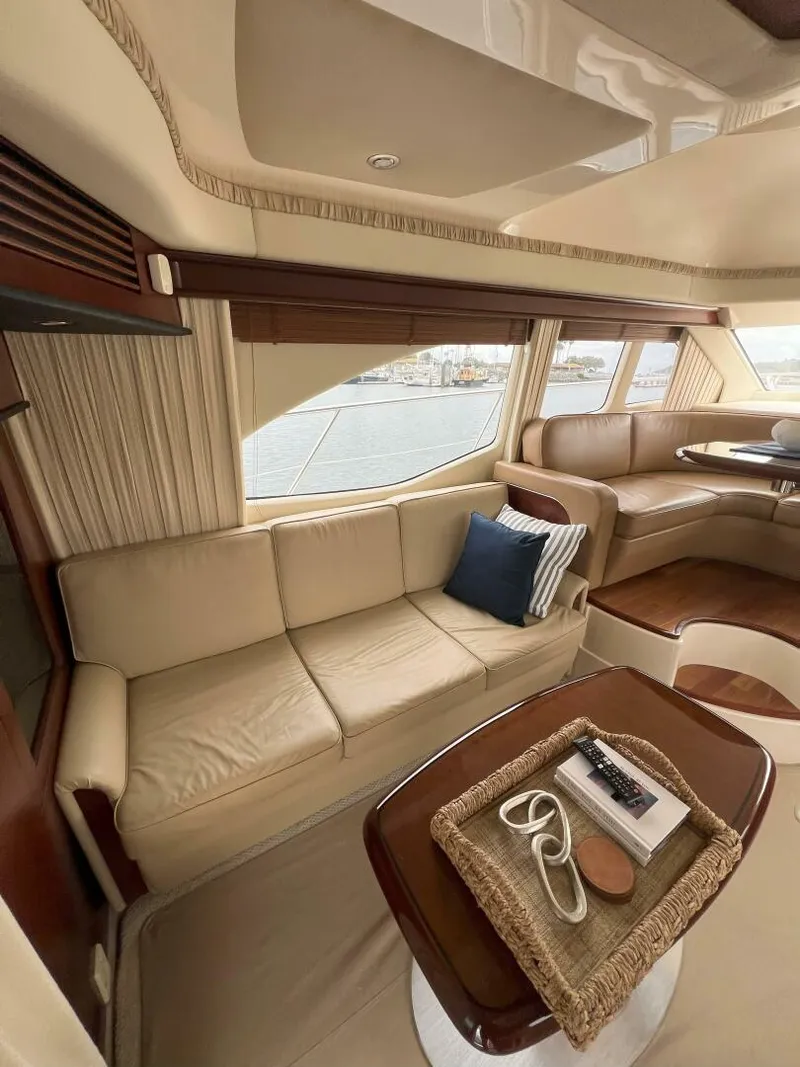 Slide: The Image of 2006 Sea Ray 44 Sedan Bridge - VIVA LA VIDA - 5263850