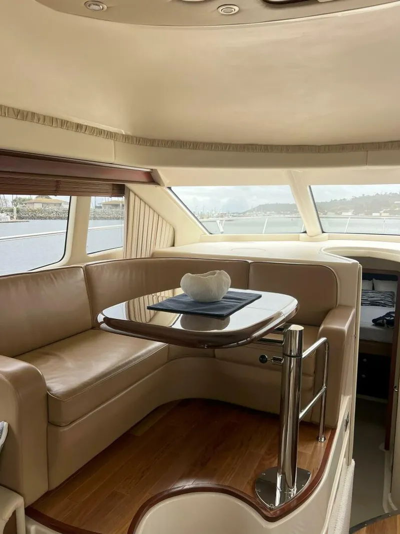 Slide: The Image of 2006 Sea Ray 44 Sedan Bridge - VIVA LA VIDA - 5263853