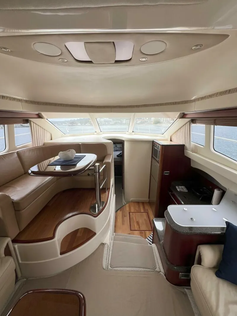 Slide: The Image of 2006 Sea Ray 44 Sedan Bridge - VIVA LA VIDA - 5263849