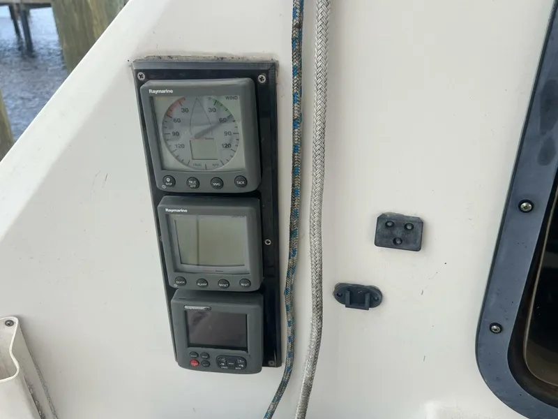 Slide: The Image of Lagoon 37 1995 - 5252152