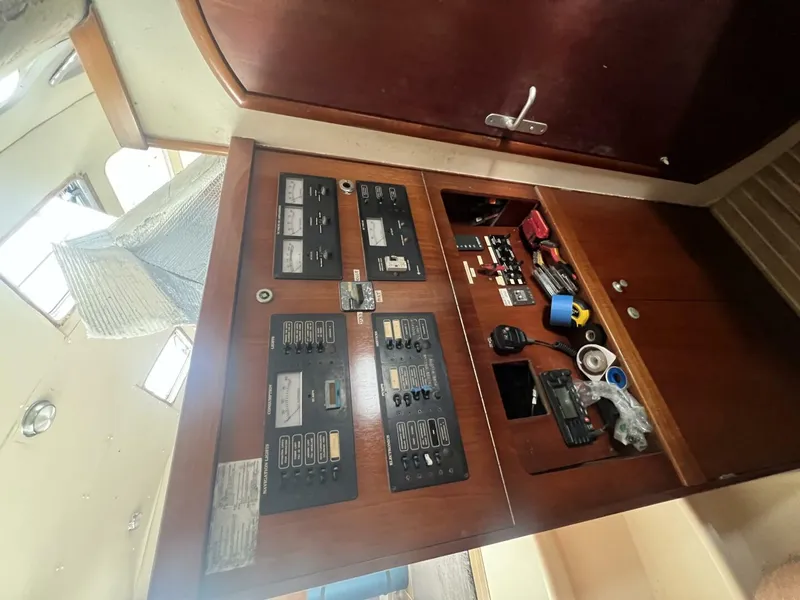 Slide: The Image of Lagoon 37 1995 - 5252154