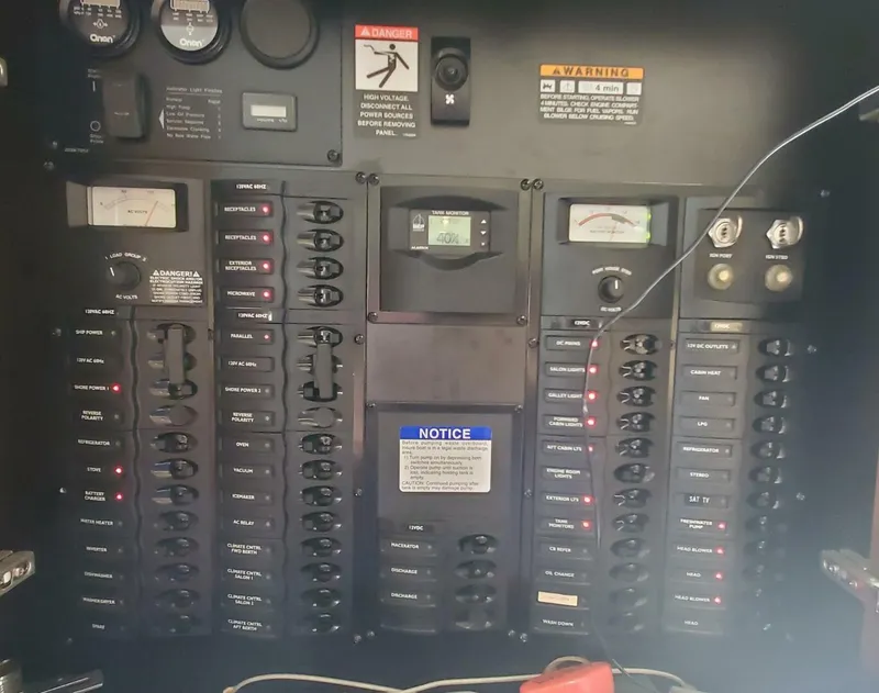 Slide: The Image of Meridian 411 Sedan 2005 - 5253926