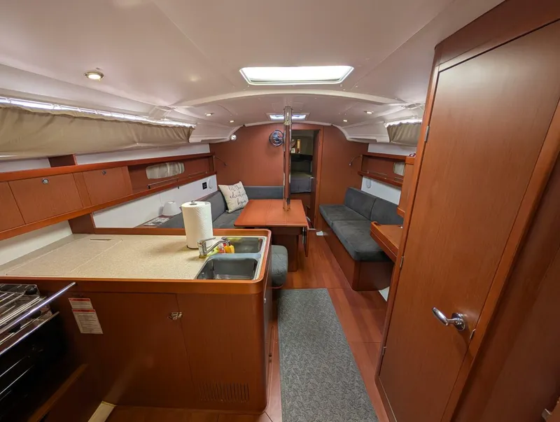 Slide: The Image of Beneteau Oceanis 37 Platinum 2015 - 5253812