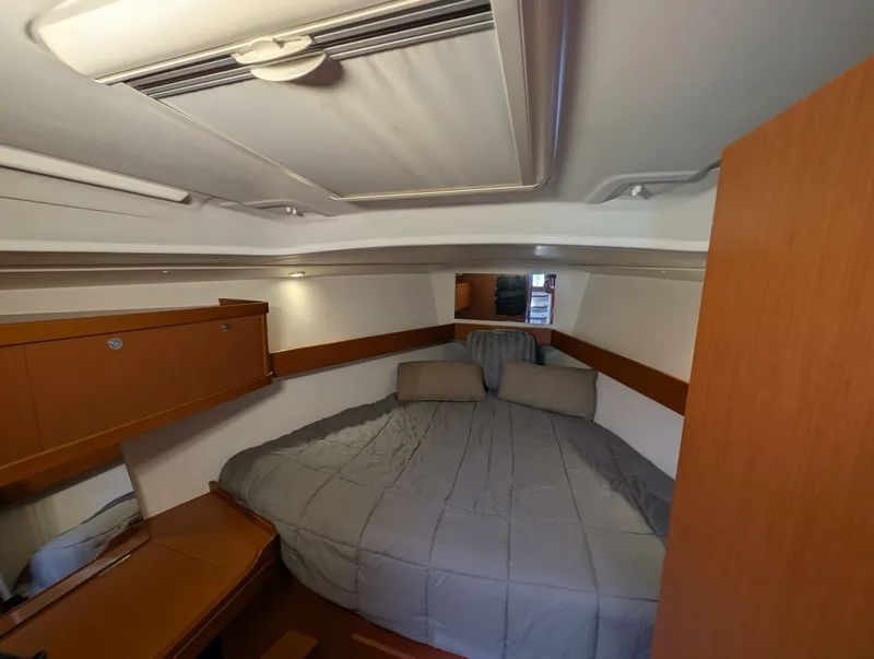 Slide: The Image of Beneteau Oceanis 37 Platinum 2015 - 5253820