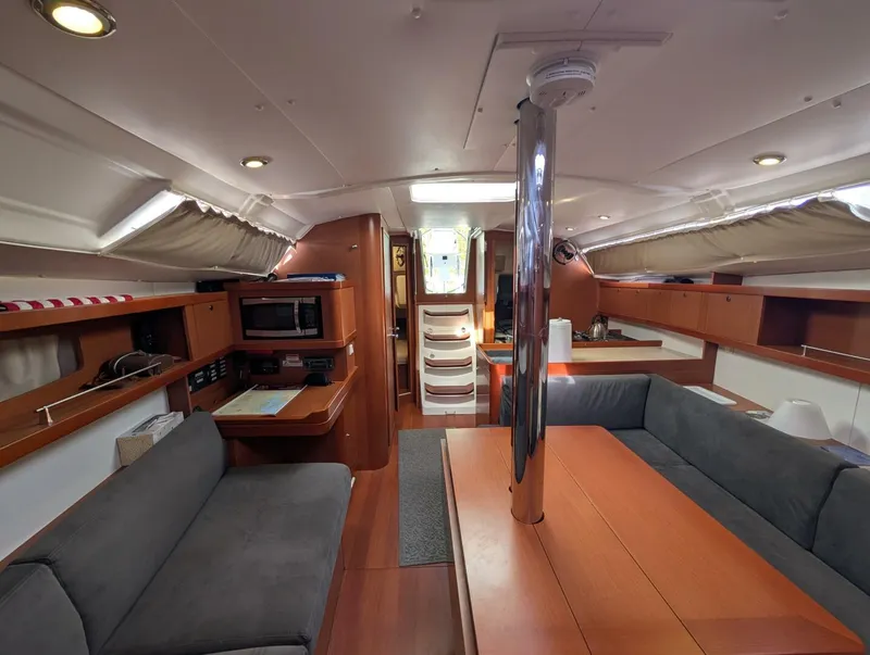 Slide: The Image of Beneteau Oceanis 37 Platinum 2015 - 5253821