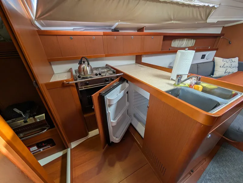 Slide: The Image of Beneteau Oceanis 37 Platinum 2015 - 5253825