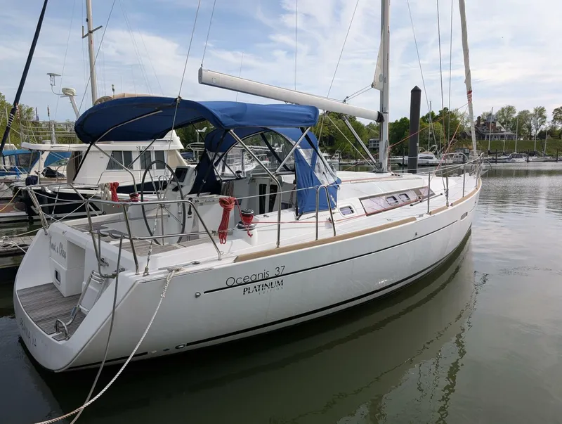 Slide: The Image of Beneteau Oceanis 37 Platinum 2015 - 5253801