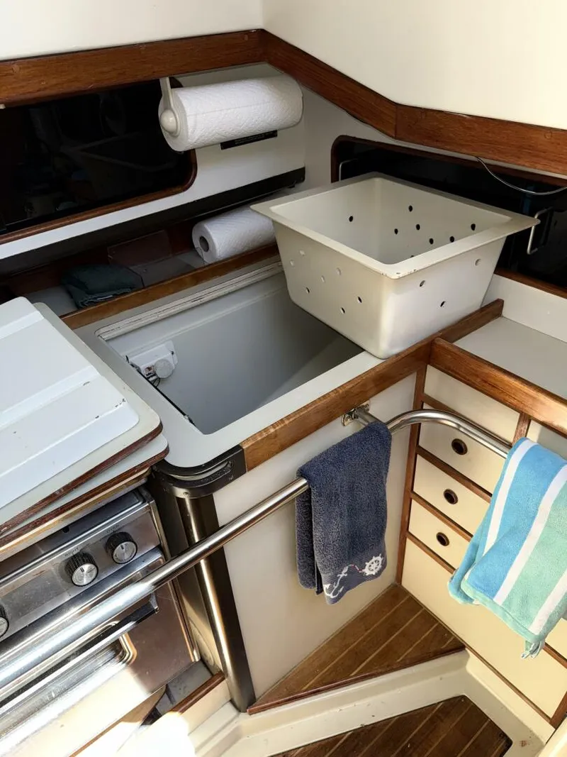 Slide: The Image of C&C 37 1983 - 5254320