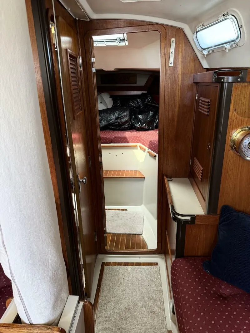 Slide: The Image of C&C 37 1983 - 5254310