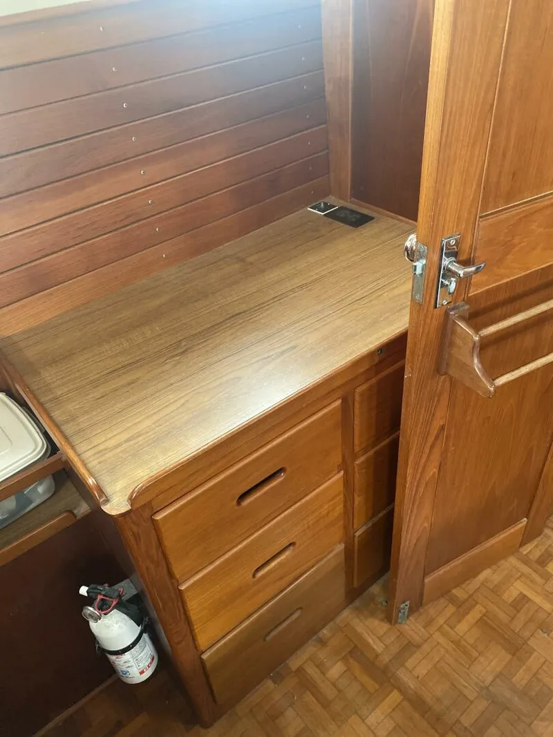 Slide: The Image of Grand Banks 42 1987 - 5254707