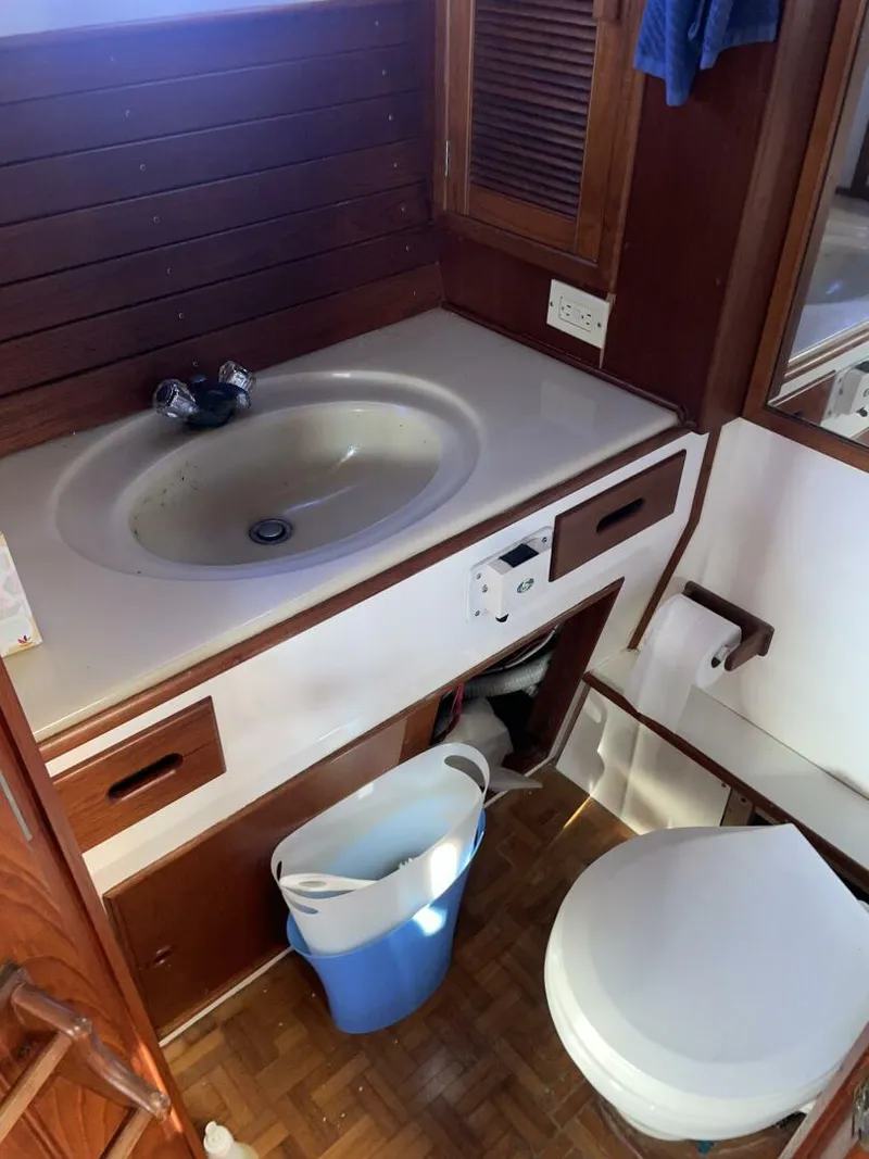 Slide: The Image of Grand Banks 42 1987 - 5986355