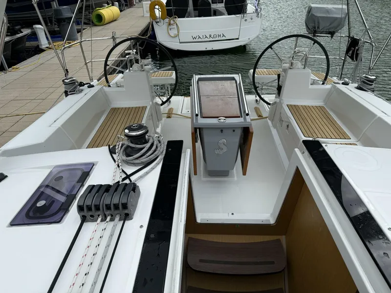 Slide: The Image of MR3 Spacious Teak Cockpit  - 5254938