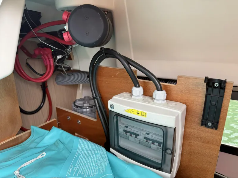 Slide: The Image of Generator Locker - 5254922