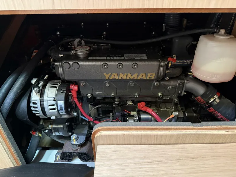 Slide: The Image of Yanmar Engine - 5254960