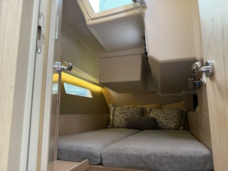 Slide: The Image of Aft Berth with Air conditioning Control - 5267395