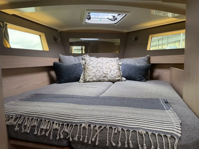 Slide: The Image of Large Double VBerth Filled with natural light and air from overhead hatch - 5254959