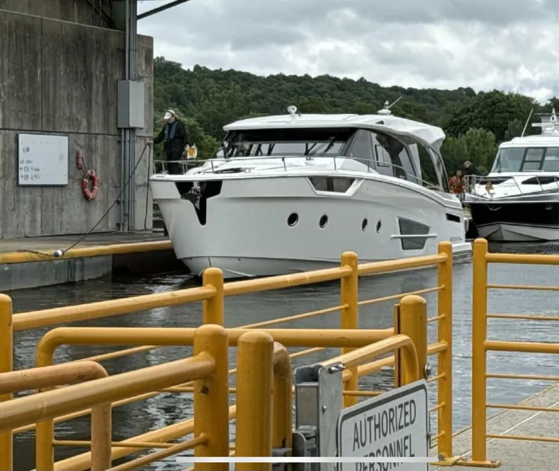 Slide: The Image of Entering a Lock - 5254778