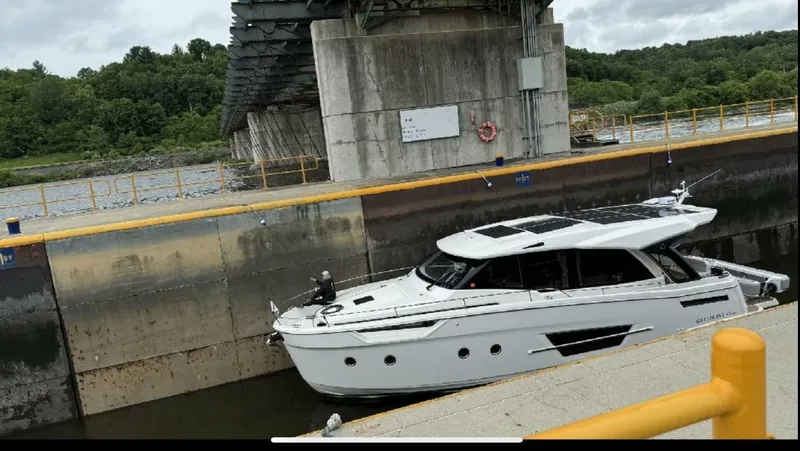 Slide: The Image of In the Lock - 5254779