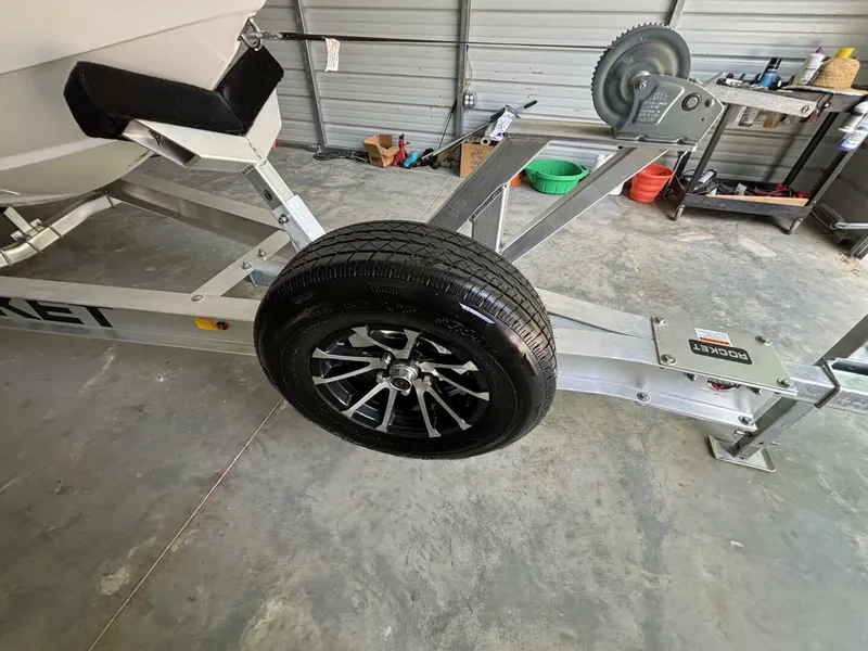 Slide: The Image of spare tire - 5259530