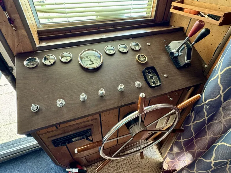 Slide: The Image of Sumerset 14 x 58 Aluminum Hull Houseboat with Catwalks 1977 - 5255900