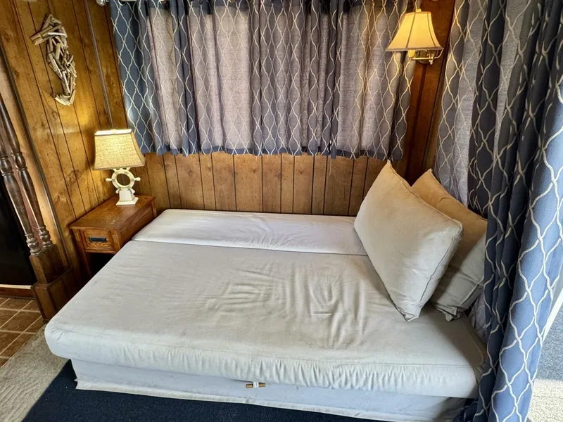 Slide: The Image of Sumerset 14 x 58 Aluminum Hull Houseboat with Catwalks 1977 - 5255905