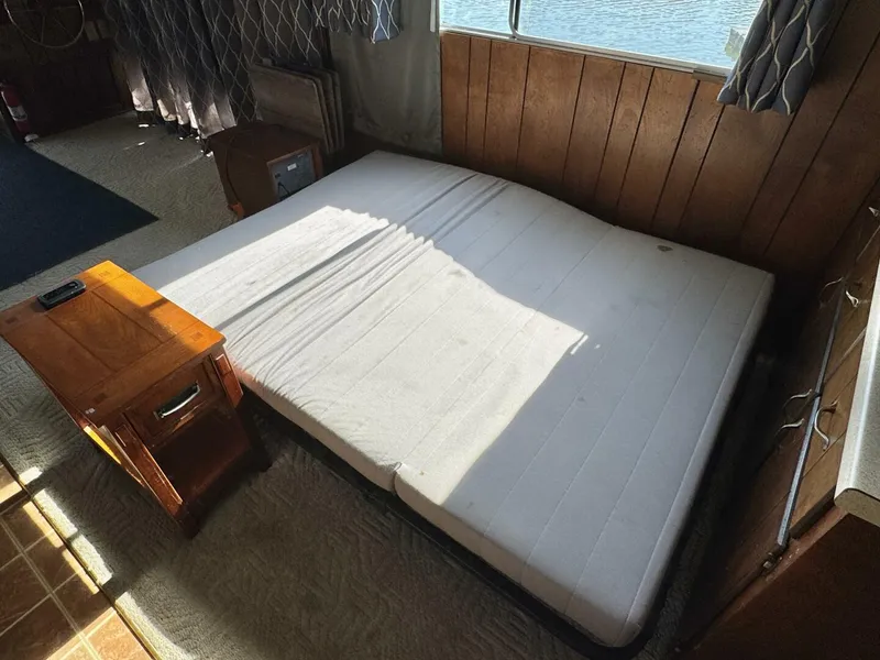 Slide: The Image of Sumerset 14 x 58 Aluminum Hull Houseboat with Catwalks 1977 - 5255919