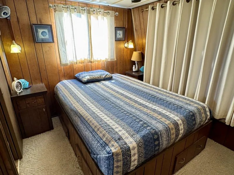 Slide: The Image of Sumerset 14 x 58 Aluminum Hull Houseboat with Catwalks 1977 - 5255938