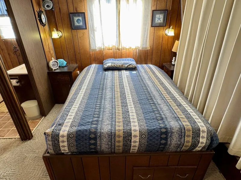 Slide: The Image of Sumerset 14 x 58 Aluminum Hull Houseboat with Catwalks 1977 - 5255939