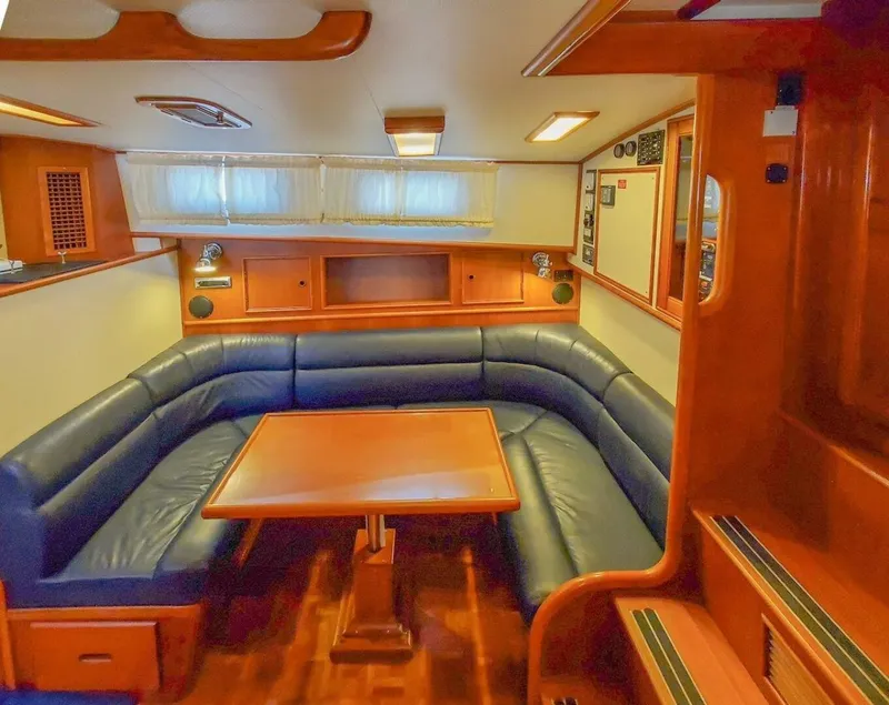 Slide: The Image of Grand Banks 38 Eastbay EX 1998 - 5273075