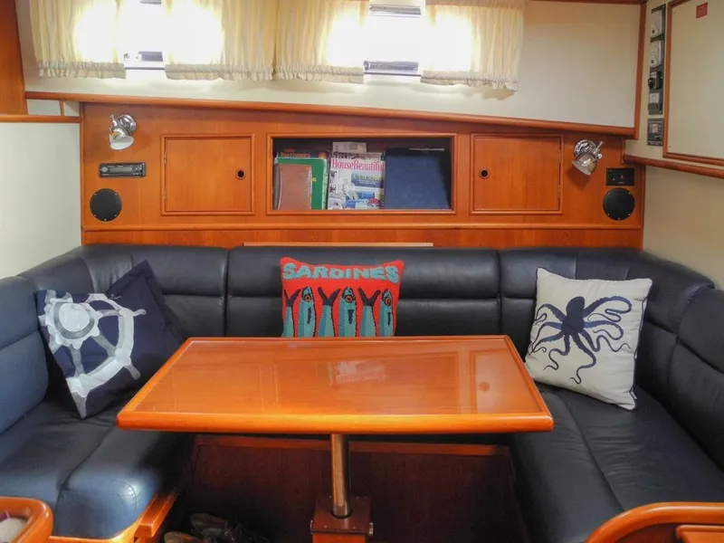 Slide: The Image of Grand Banks 38 Eastbay EX 1998 - 5273065