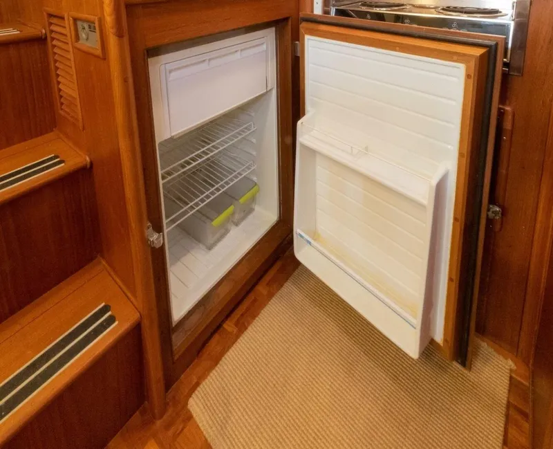 Slide: The Image of Grand Banks 38 Eastbay EX 1998 - 5273080