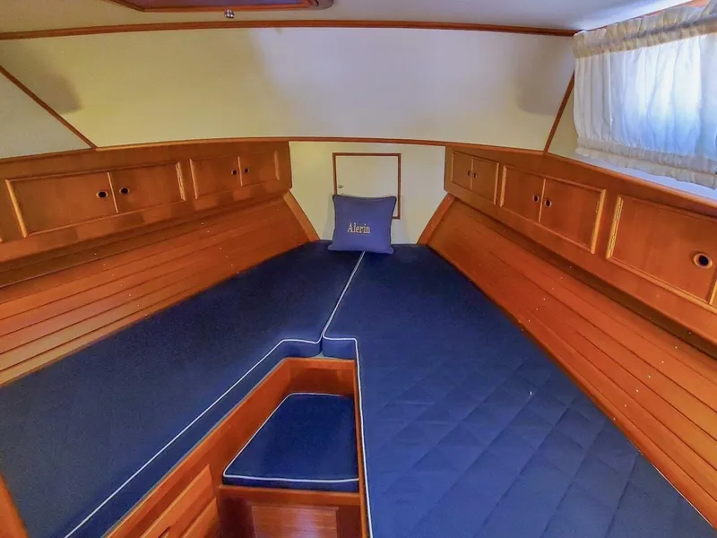 Slide: The Image of Grand Banks 38 Eastbay EX 1998 - 5273077