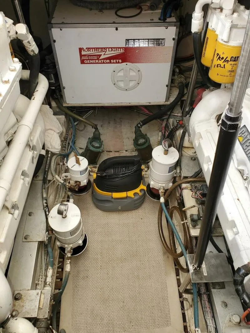 Slide: The Image of Grand Banks 38 Eastbay EX 1998 - 5273068