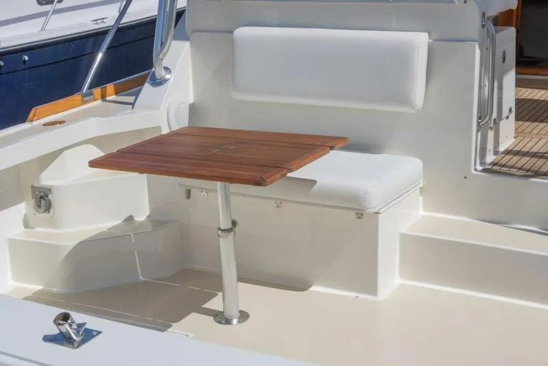 Slide: The Image of Grand Banks 38 Eastbay EX 1998 - 5273063