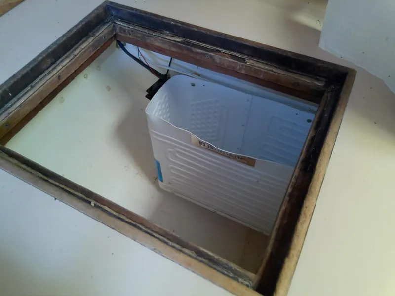 Slide: The Image of Morgan Out Island 41 1975 - 5257168