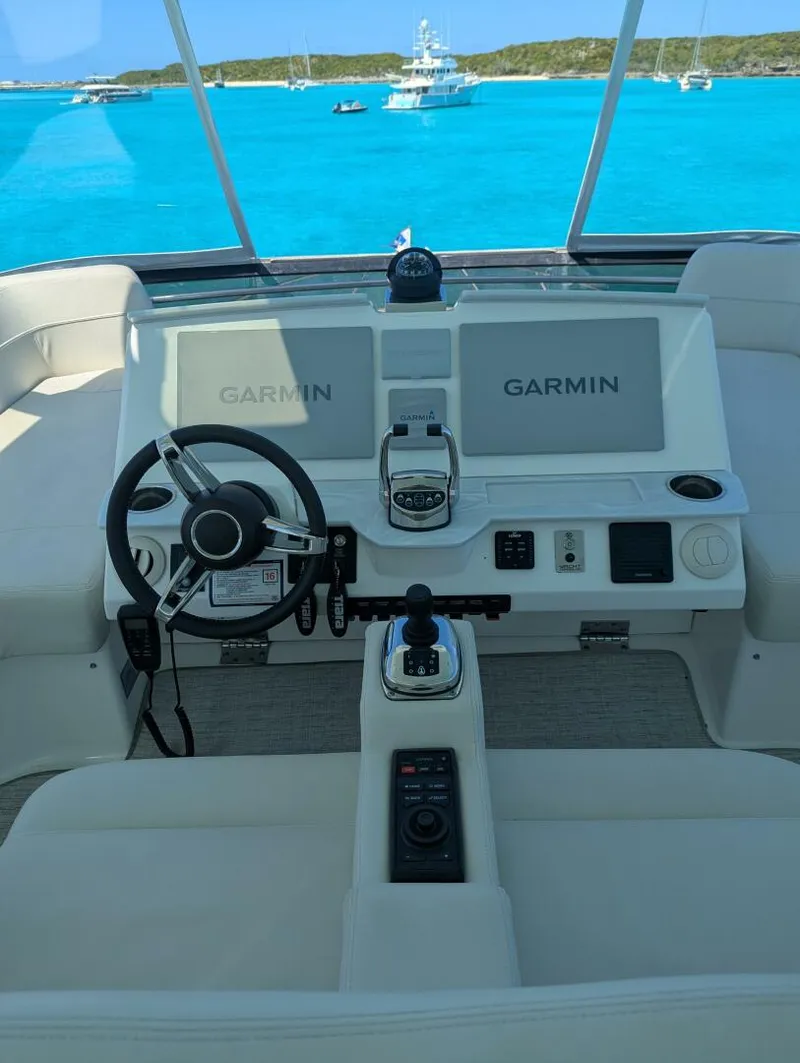 Slide: The Image of Tiara F53 2020 - 5257206