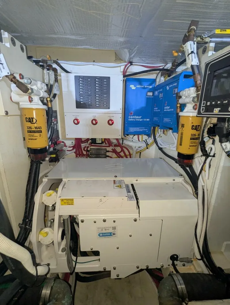 Slide: The Image of Tiara F53 2020 - 5257211