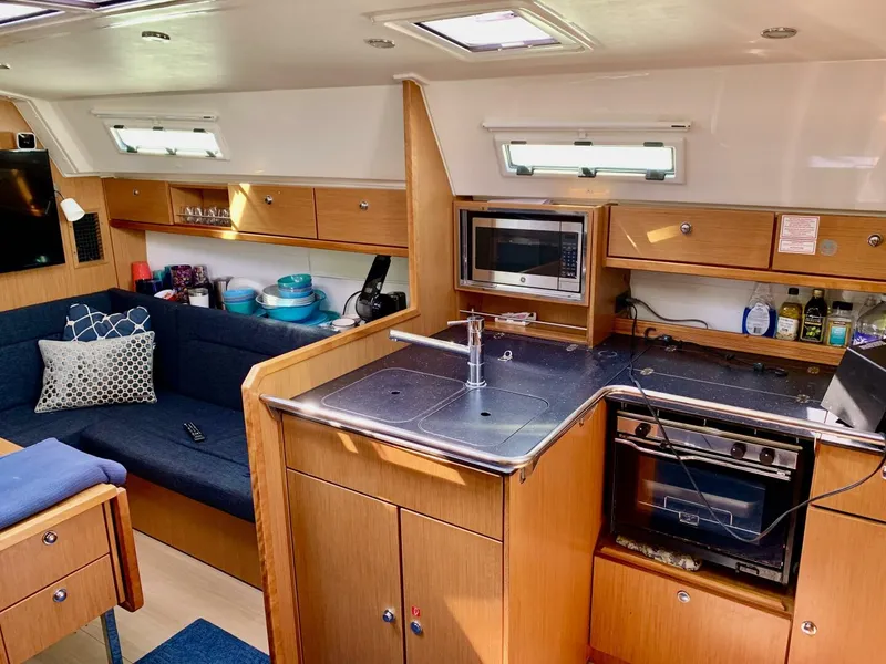 Slide: The Image of Bavaria 36 Cruiser 2013 - 5280124