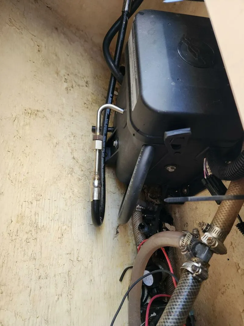 Slide: The Image of Intrepid 323 CC 2009 - 5258073